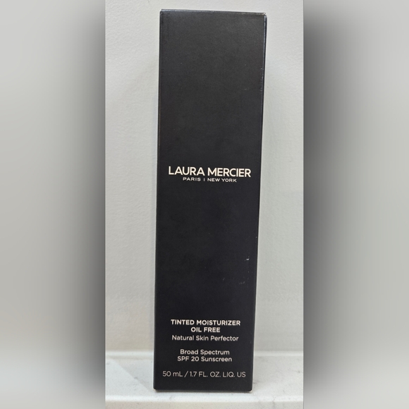 laura mercier Other - New Laura Mercier Tinted Moisturizer. CACAO 6C1. Dark Complexion Friendly.